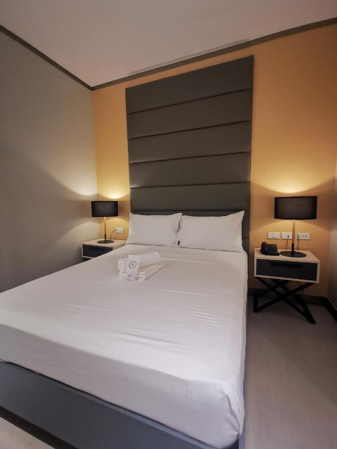 Yes Hotel Pandi Bulacan ภายนอก รูปภาพ