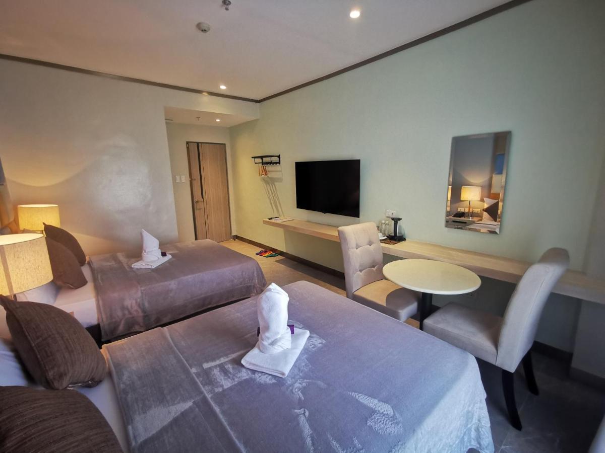 Yes Hotel Pandi Bulacan ภายนอก รูปภาพ