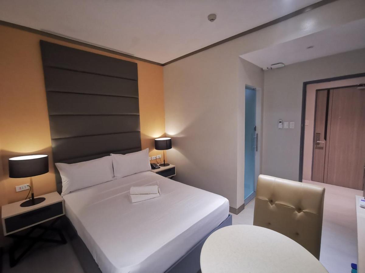 Yes Hotel Pandi Bulacan ภายนอก รูปภาพ