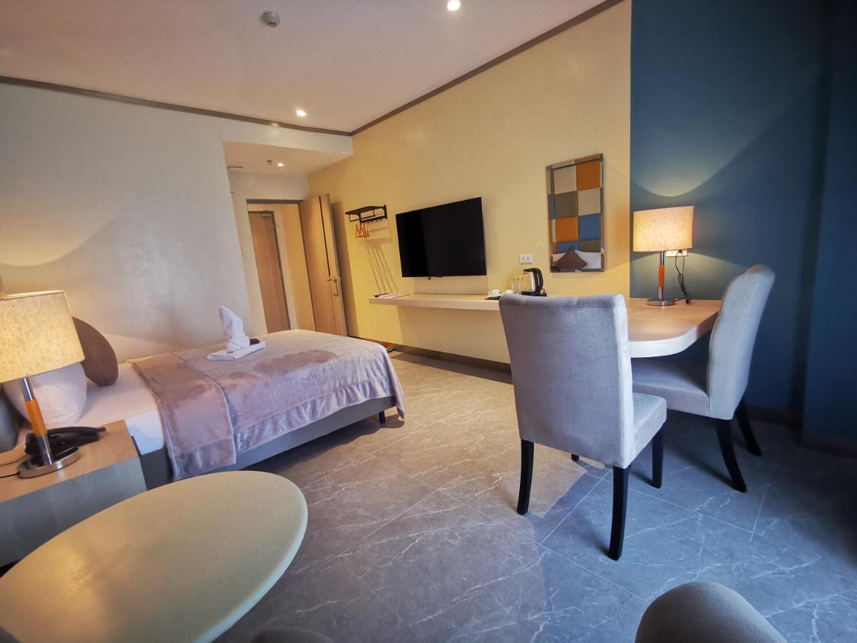 Yes Hotel Pandi Bulacan ภายนอก รูปภาพ